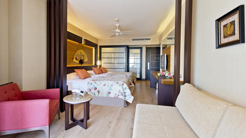 Limak Lara Deluxe Hotel & Resort