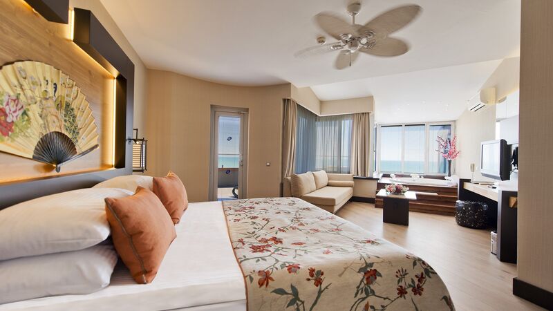 Limak Lara Deluxe Hotel & Resort