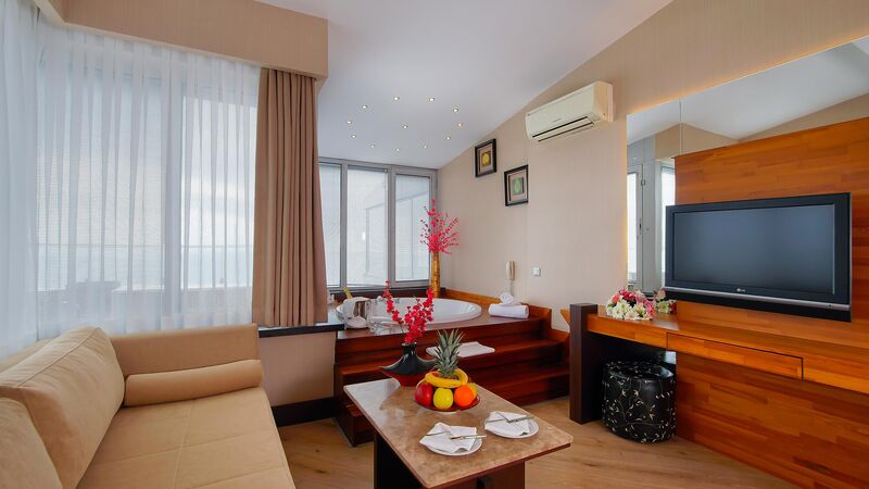 Limak Lara Deluxe Hotel & Resort