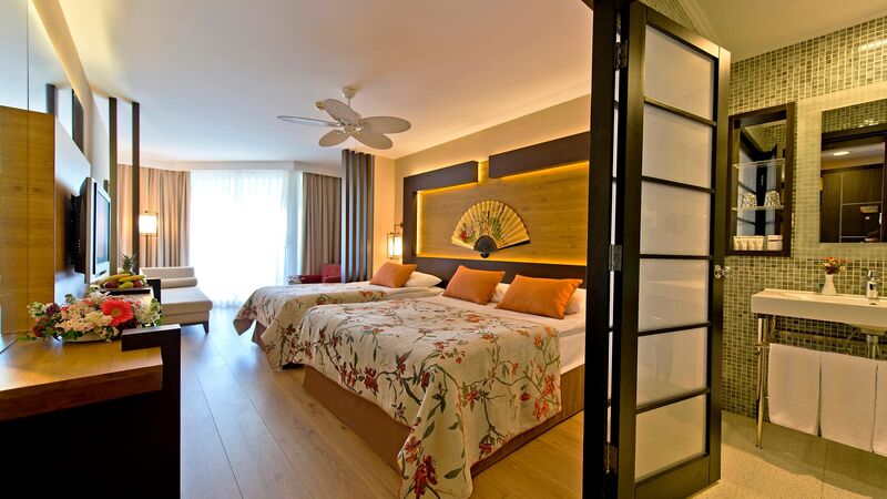 Limak Lara Deluxe Hotel & Resort