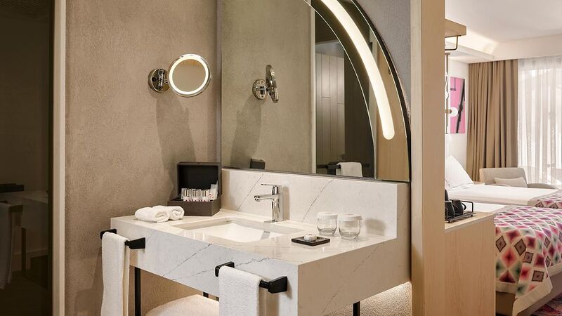 Lara Barut Collection
