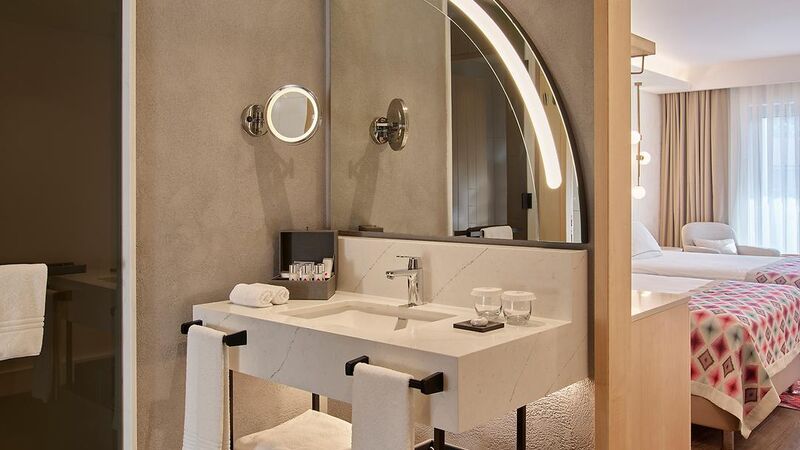Lara Barut Collection